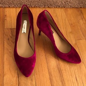 Stunning Pink Velvet Pumps